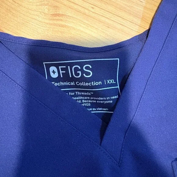 FIGS scrubs - Picture 3 of 3